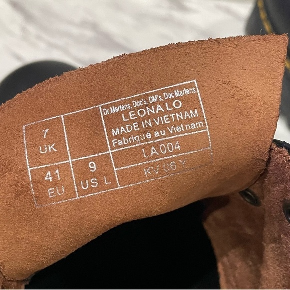 DR MARTENS Leona Lo Vintage Smooth Leather Lug Sole Platform Heeled Shoe Black 9 - Picture 8 of 10